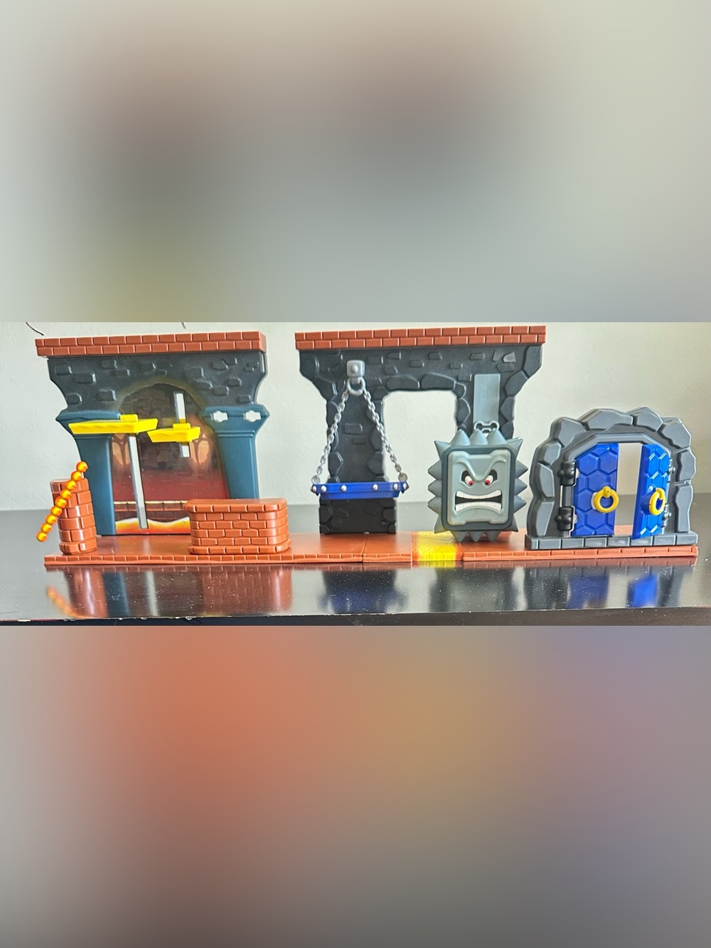 SUPER MARIO 2 Inch Playset World of Nintendo - Deluxe Dungeon Playset